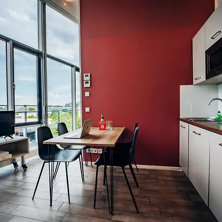 Brera Serviced West Hotel apartamentowy 3*