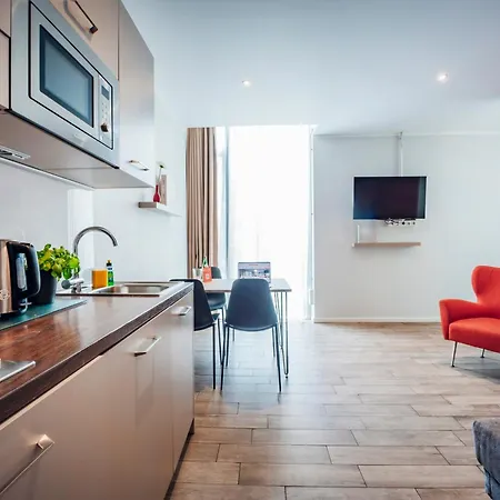 Brera Serviced West Hotel apartamentowy 3*