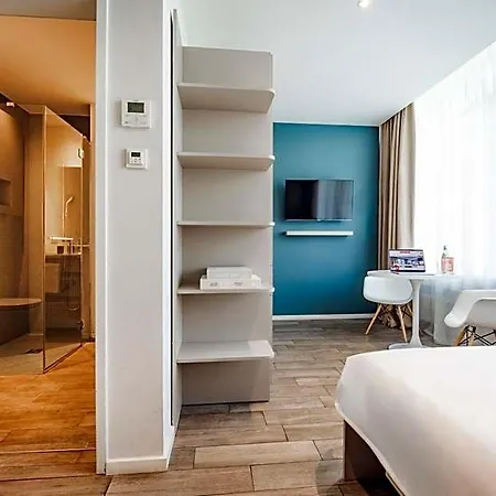 Brera Serviced West 3*